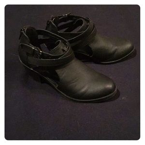 Black zip-up shoes